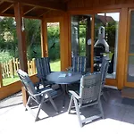 Osterhuus - Gemuetlich, Familienfreundlich, Kaminofen, Wlan, Kurzer Weg Zum *