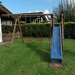 Osterhuus - Gemuetlich, Familienfreundlich, Kaminofen, Wlan, Kurzer Weg Zum * Burhave