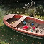 Osterhuus - Gemuetlich, Familienfreundlich, Kaminofen, Wlan, Kurzer Weg Zum Vakantiehuis Burhave