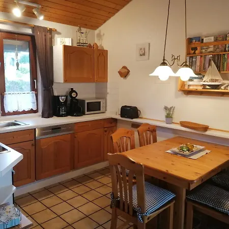 Osterhuus - Gemuetlich, Familienfreundlich, Kaminofen, Wlan, Kurzer Weg Zum *