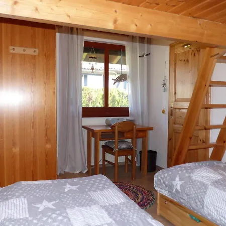 Osterhuus - Gemuetlich, Familienfreundlich, Kaminofen, Wlan, Kurzer Weg Zum *