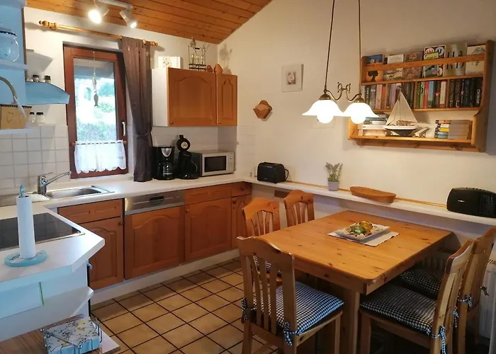Osterhuus - Gemuetlich, Familienfreundlich, Kaminofen, Wlan, Kurzer Weg Zum *