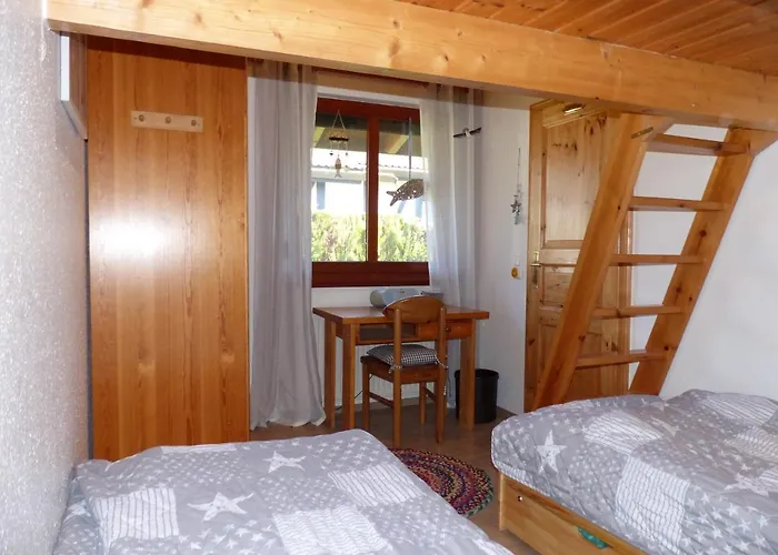 Osterhuus - Gemuetlich, Familienfreundlich, Kaminofen, Wlan, Kurzer Weg Zum *